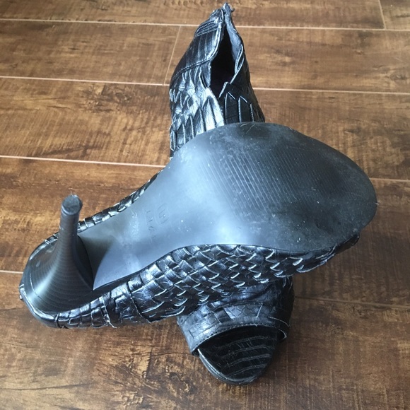 Black leather peep toe high heels bootie - Picture 3 of 4